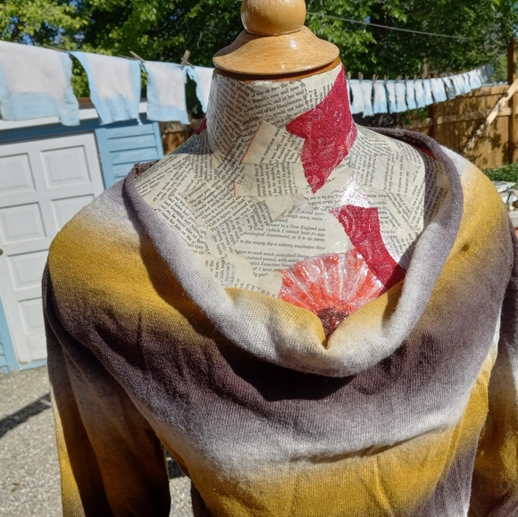 Cowl necked long sleeve sweater - Picture 5 of 5